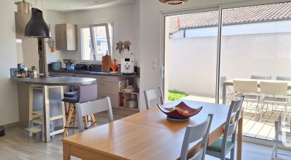 House 4 rooms of 80 m² in Talmont-Saint-Hilaire (85440)