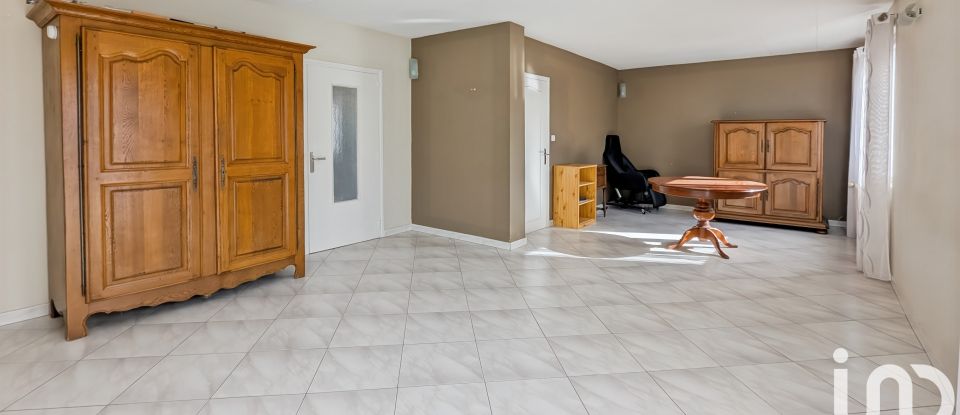 Maison 6 pièces de 135 m² à Pujaut (30131)