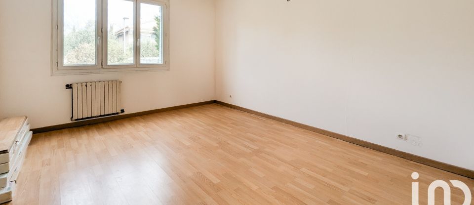 Maison 6 pièces de 135 m² à Pujaut (30131)