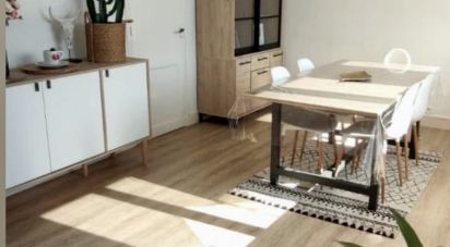 Maison traditionnelle 5 pièces de 95 m² à Saint-Pierre-lès-Nemours (77140)