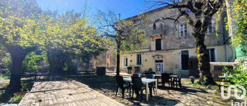 Lodge 50 rooms of 904 m² in - (30570)