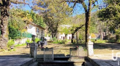 Lodge 50 rooms of 904 m² in - (30570)