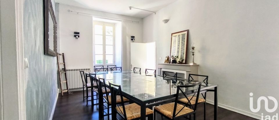 Lodge 50 rooms of 904 m² in - (30570)