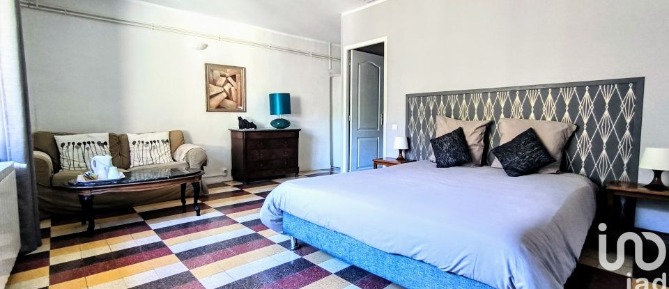 Lodge 50 rooms of 904 m² in - (30570)