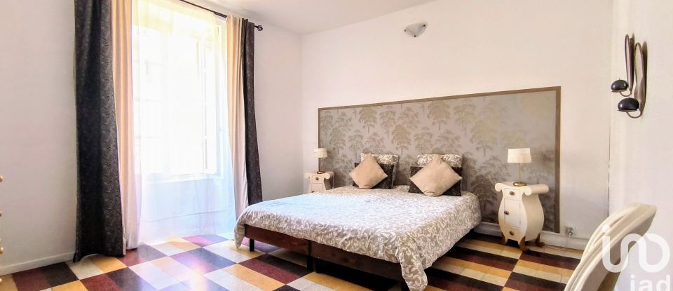 Lodge 50 rooms of 904 m² in - (30570)
