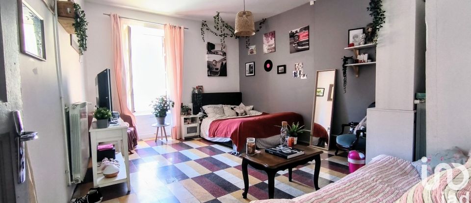 Lodge 50 rooms of 904 m² in - (30570)