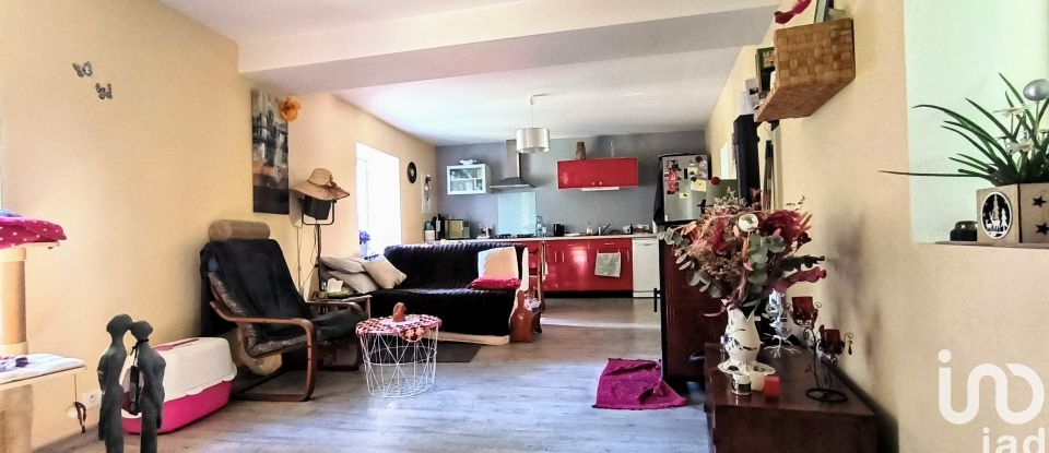 Lodge 50 rooms of 904 m² in - (30570)