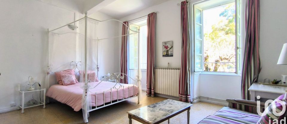 Lodge 50 rooms of 904 m² in - (30570)