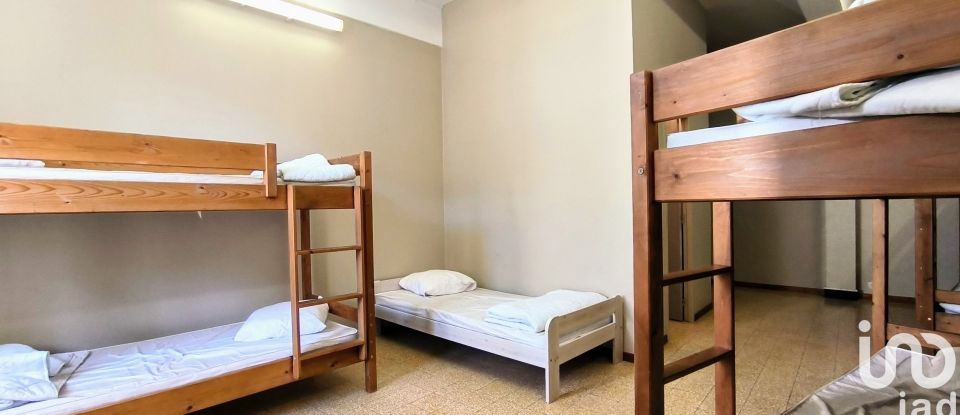 Lodge 50 rooms of 904 m² in - (30570)