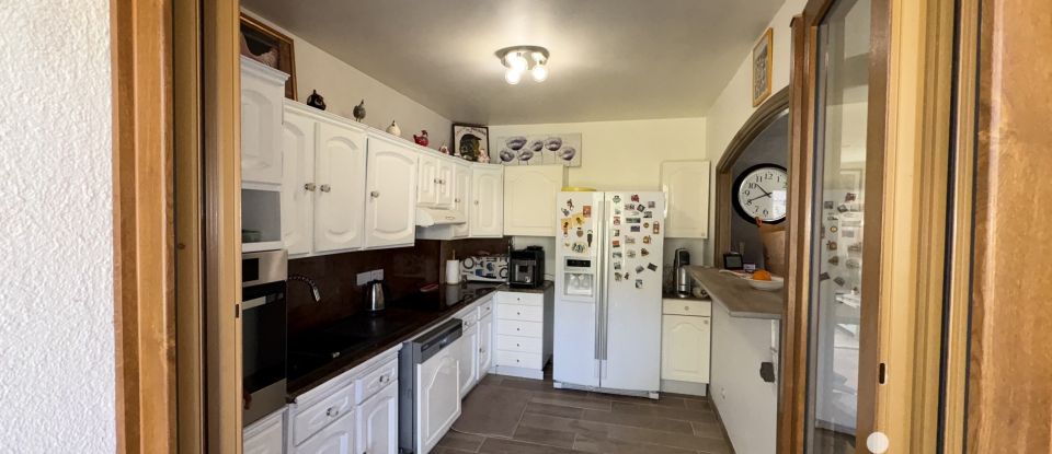 House 4 rooms of 118 m² in La Bastide (83840)