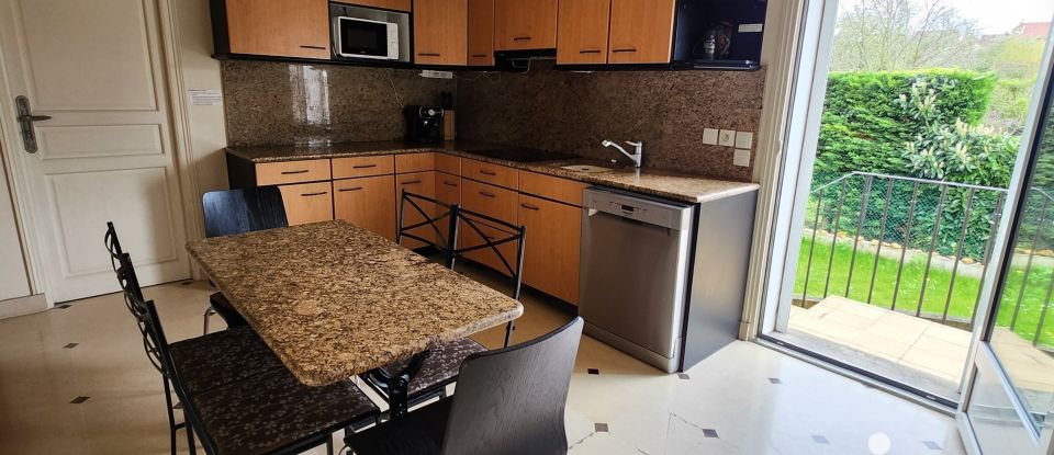 House 9 rooms of 220 m² in Rosny-sous-Bois (93110)
