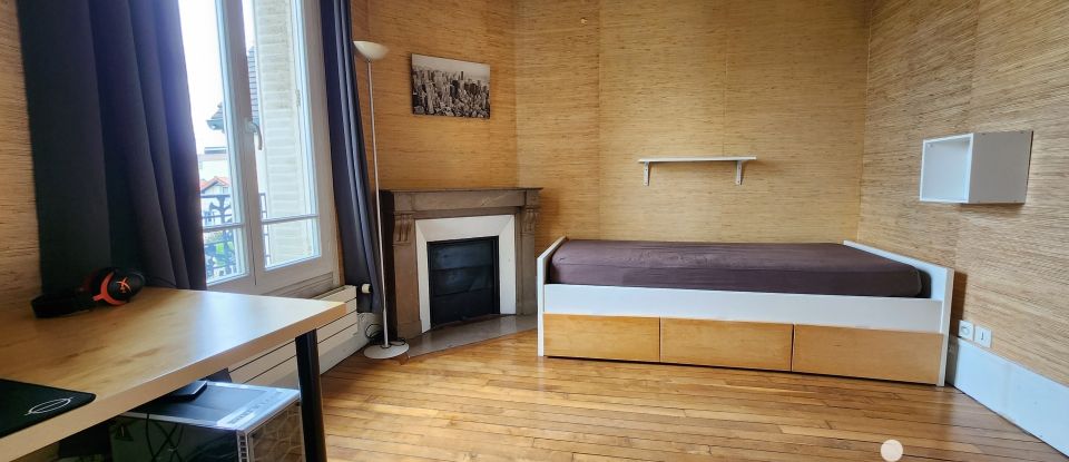 House 9 rooms of 220 m² in Rosny-sous-Bois (93110)