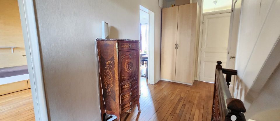 House 9 rooms of 220 m² in Rosny-sous-Bois (93110)