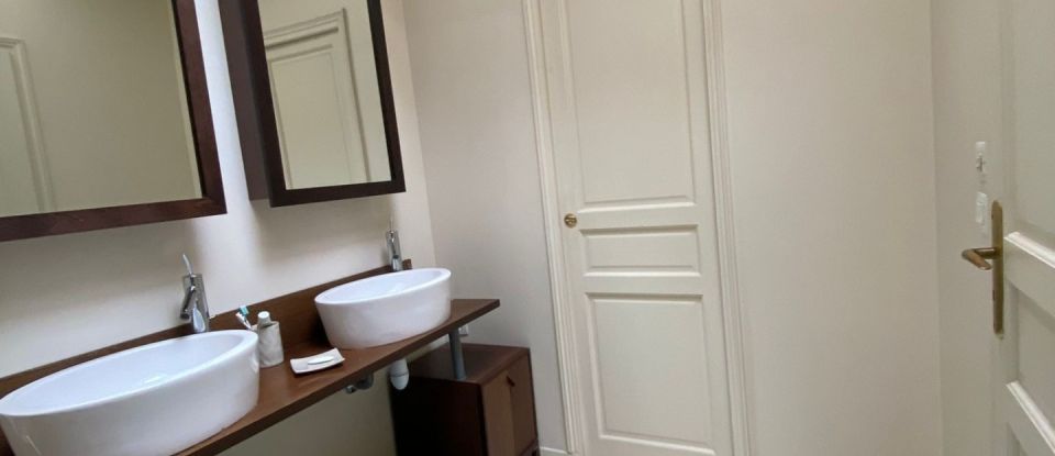 House 9 rooms of 220 m² in Rosny-sous-Bois (93110)