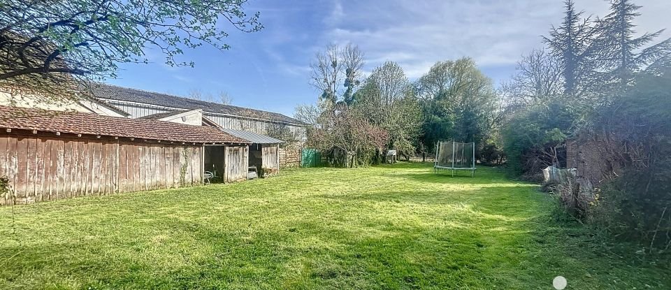 House 6 rooms of 123 m² in Saint-Germain-des-Prés (45220)
