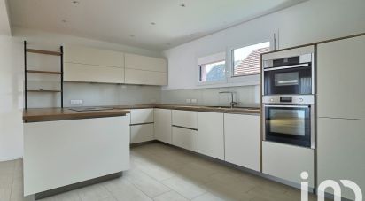 Traditional house 5 rooms of 145 m² in Neuwiller (68220)