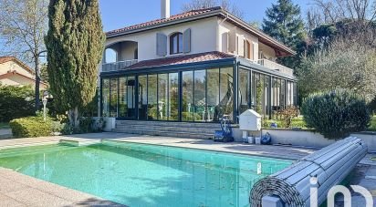 Maison traditionnelle 6 pièces de 210 m² à Montagny (69700)