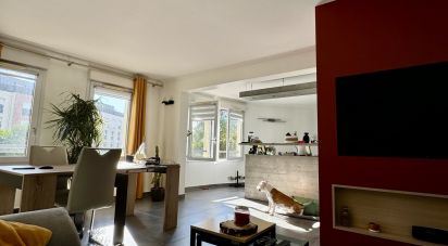 Apartment 3 rooms of 69 m² in Morangis (91420)