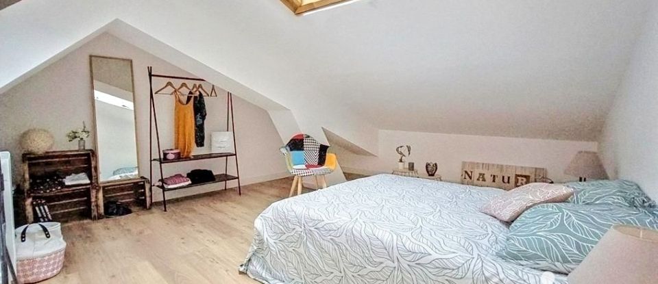 Duplex 3 rooms of 100 m² in Saint-Laurent-de-Chamousset (69930)