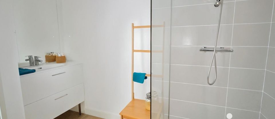 Duplex 3 rooms of 100 m² in Saint-Laurent-de-Chamousset (69930)
