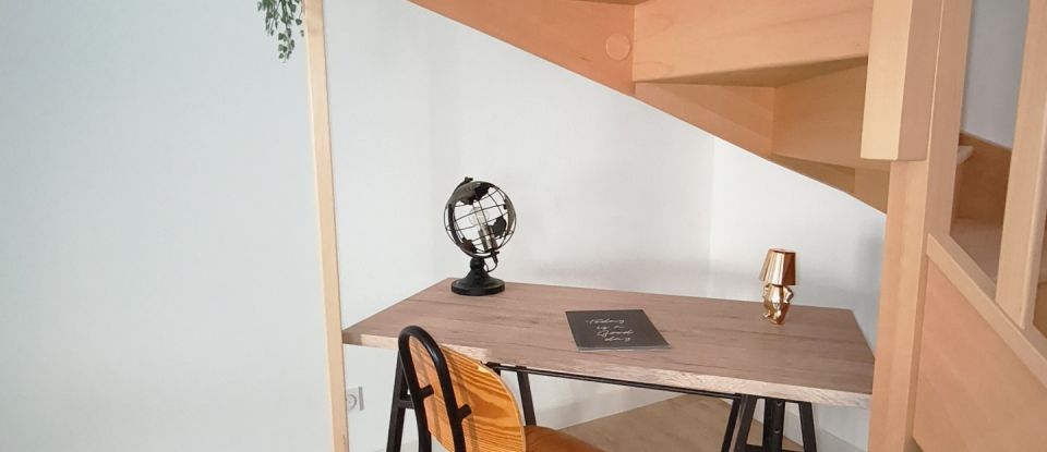 Duplex 3 rooms of 100 m² in Saint-Laurent-de-Chamousset (69930)