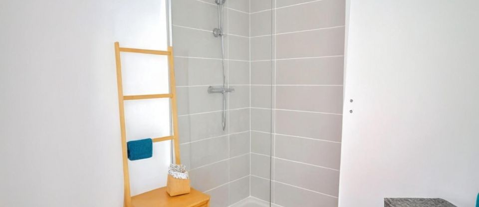 Duplex 3 rooms of 100 m² in Saint-Laurent-de-Chamousset (69930)