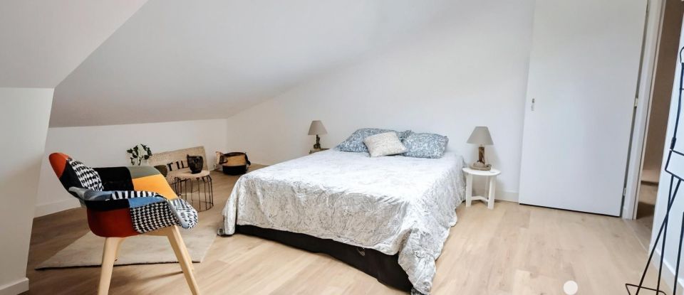 Duplex 3 rooms of 100 m² in Saint-Laurent-de-Chamousset (69930)