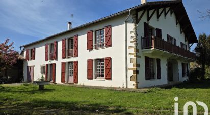 Traditional house 11 rooms of 350 m² in Saint-Palais (64120)