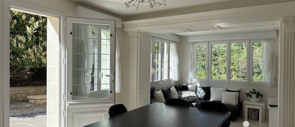 Demeure 10 pièces de 285 m² à Rochecorbon (37210)