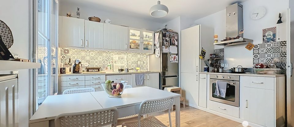 Triplex 5 rooms of 101 m² in Corbeil-Essonnes (91100)
