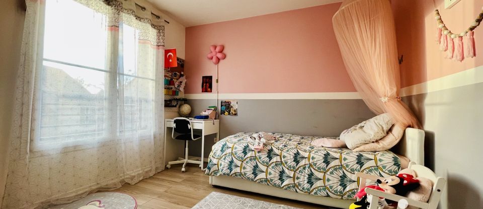 Triplex 5 rooms of 101 m² in Corbeil-Essonnes (91100)