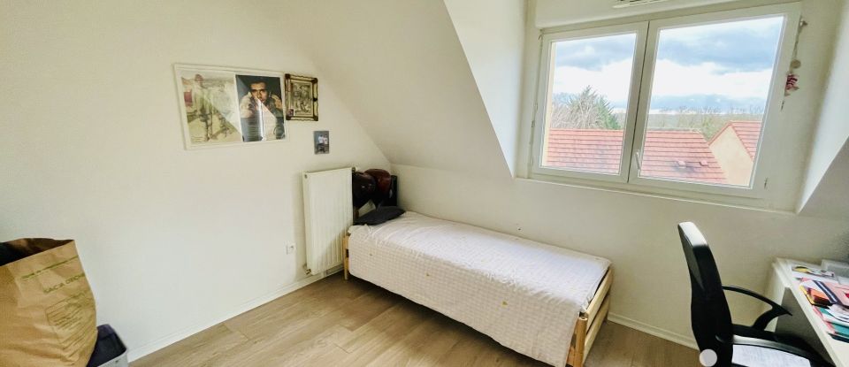 Triplex 5 rooms of 101 m² in Corbeil-Essonnes (91100)