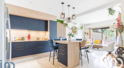 House 5 rooms of 122 m² in Chilly-Mazarin (91380)