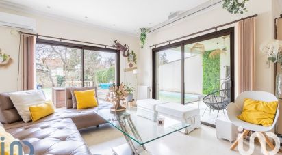 House 5 rooms of 122 m² in Chilly-Mazarin (91380)