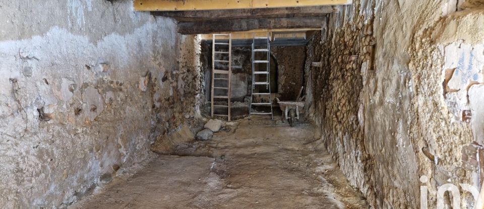 Parking/garage/box de 85 m² à Valensole (04210)