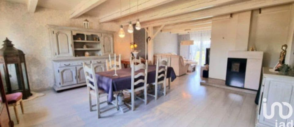 Maison 6 pièces de 113 m² à Roupeldange (57220)
