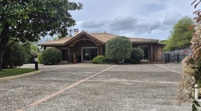 House 4 rooms of 200 m² in Le Pian-Médoc (33290)