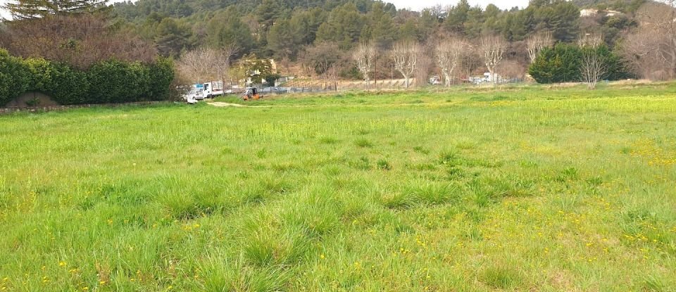 Terrain de 372 m² à Corbières (04220)
