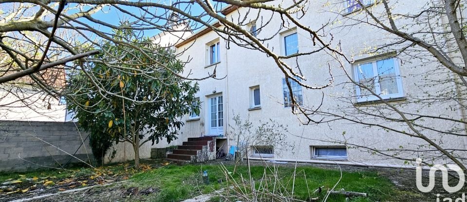 House 9 rooms of 167 m² in Sainte-Geneviève-des-Bois (91700)