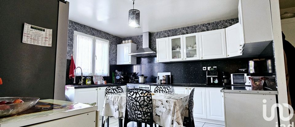 House 9 rooms of 167 m² in Sainte-Geneviève-des-Bois (91700)