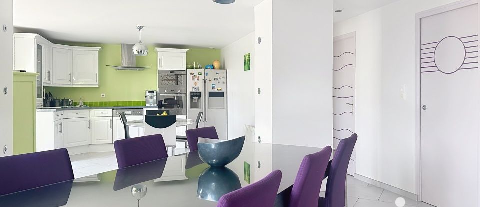 Maison 10 pièces de 186 m² à Virandeville (50690)