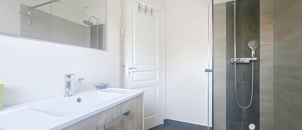 Maison 10 pièces de 186 m² à Virandeville (50690)