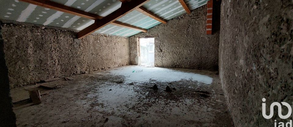 Maison 4 pièces de 360 m² à Oraison (04700)