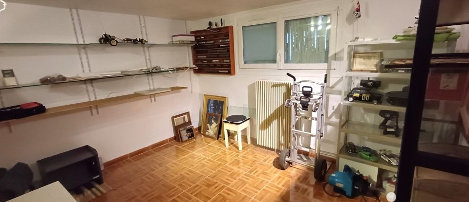 House 11 rooms of 171 m² in Courlon-sur-Yonne (89140)