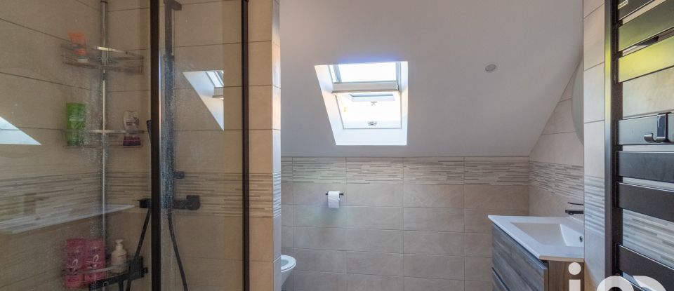 House 7 rooms of 163 m² in Condécourt (95450)