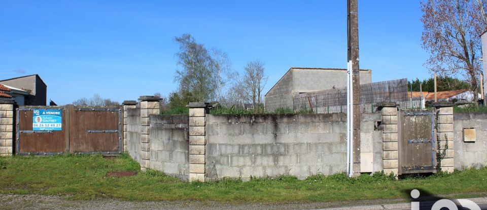Land of 1,574 m² in Apremont (85220)