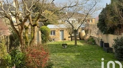 Traditional house 6 rooms of 110 m² in Rezé (44400)