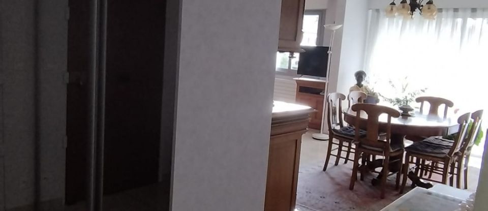 Apartment 4 rooms of 92 m² in Oyonnax (01100)