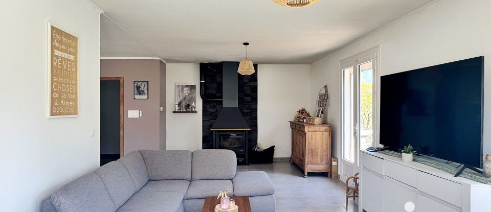 House 4 rooms of 103 m² in Cellettes (16230)