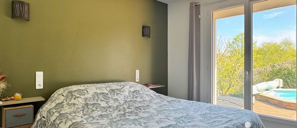 House 4 rooms of 103 m² in Cellettes (16230)